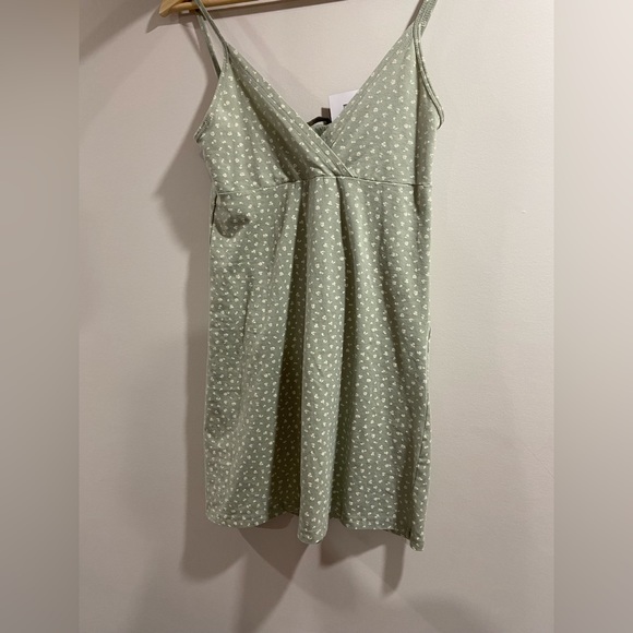 Brandy Melville Amara Dress - Picture 2 of 3